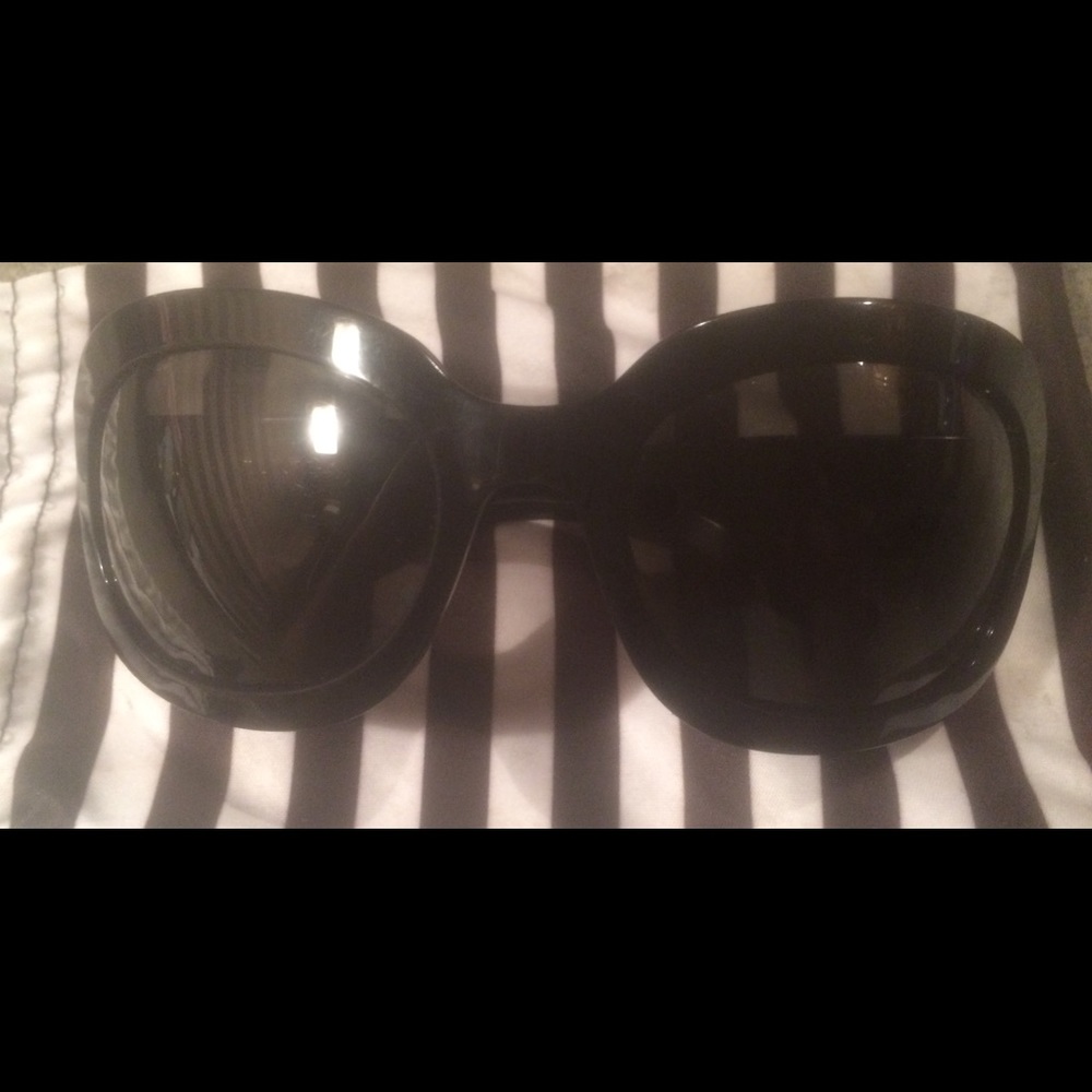 EUC  Yves Saint Laurent SL62 "Grace" Sunglasses